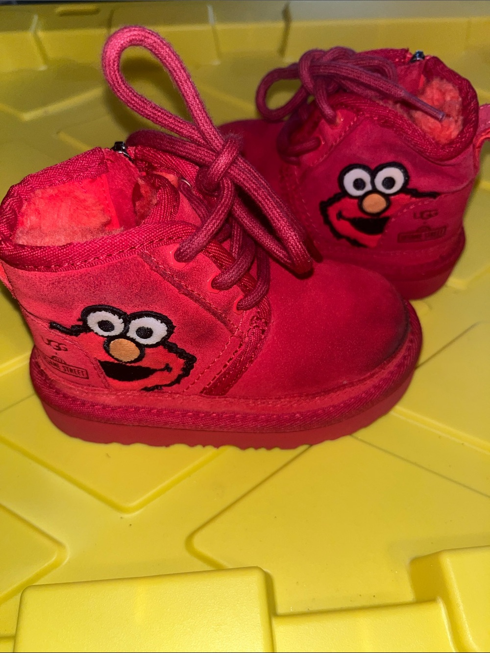 UGG Kids Bright Red Elmo Suede Lace-Up Boots